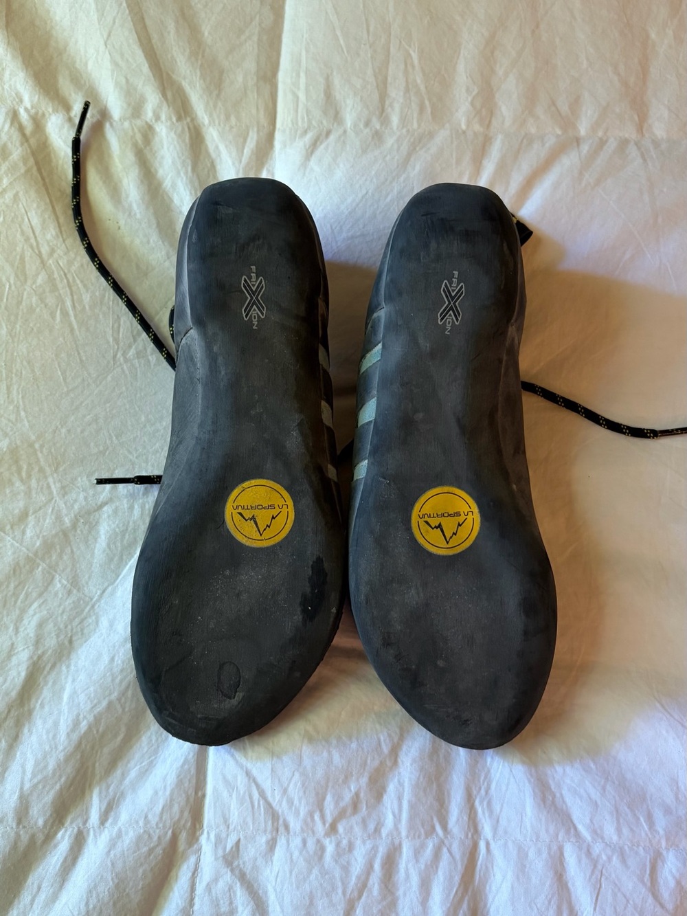 La Sportiva Teal and Gray Women's Climbing Shoes - Picture 2 of 4